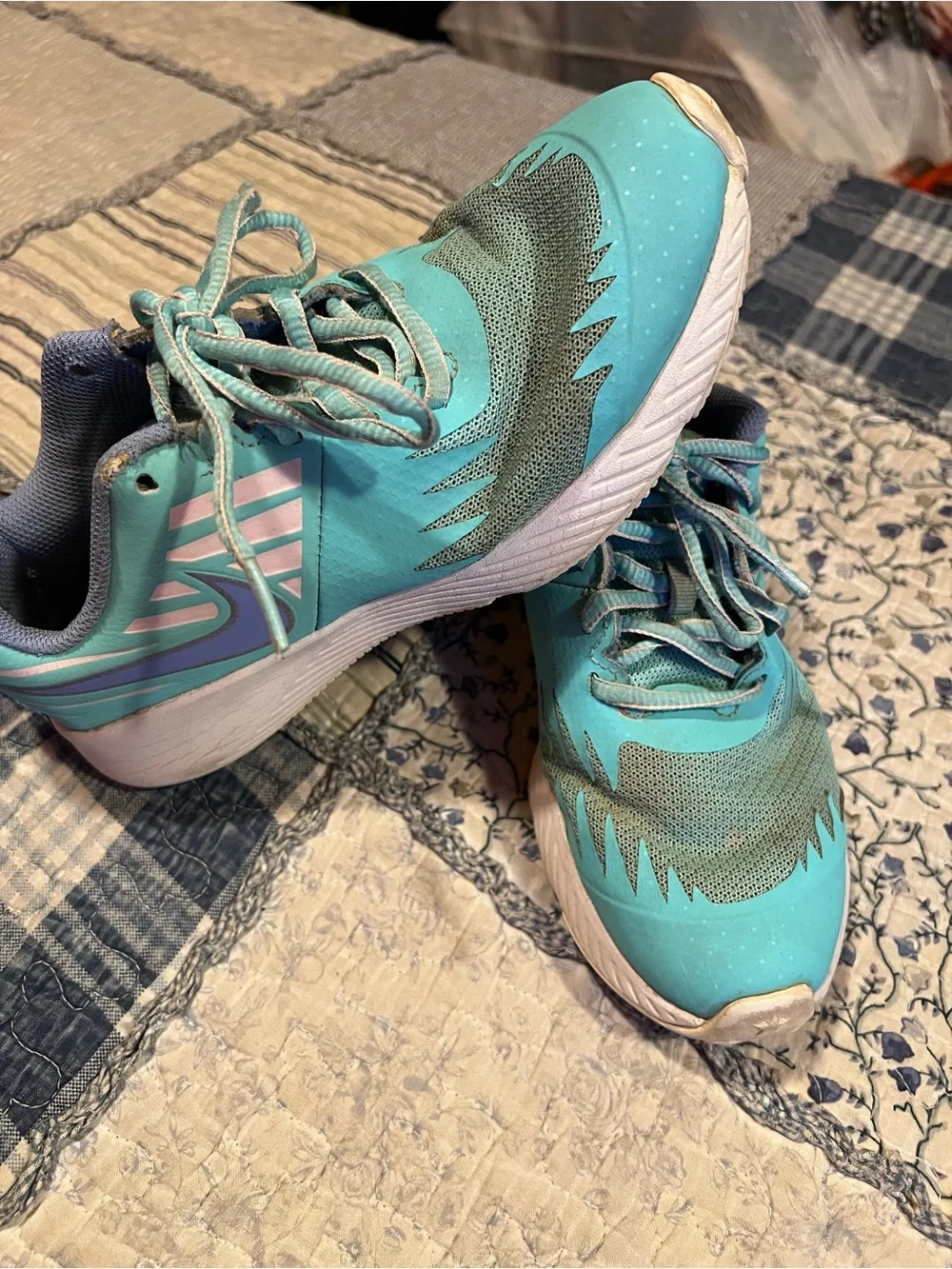 Kids Aqua Lightweight Sneakers with Cushioned Support